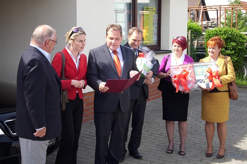 Begrüßung der polnischen Gäste am Gemeindezentrum